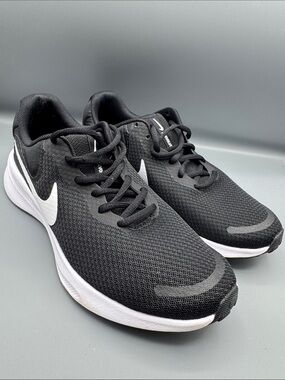 Nike Revolution 8 Running Shoes